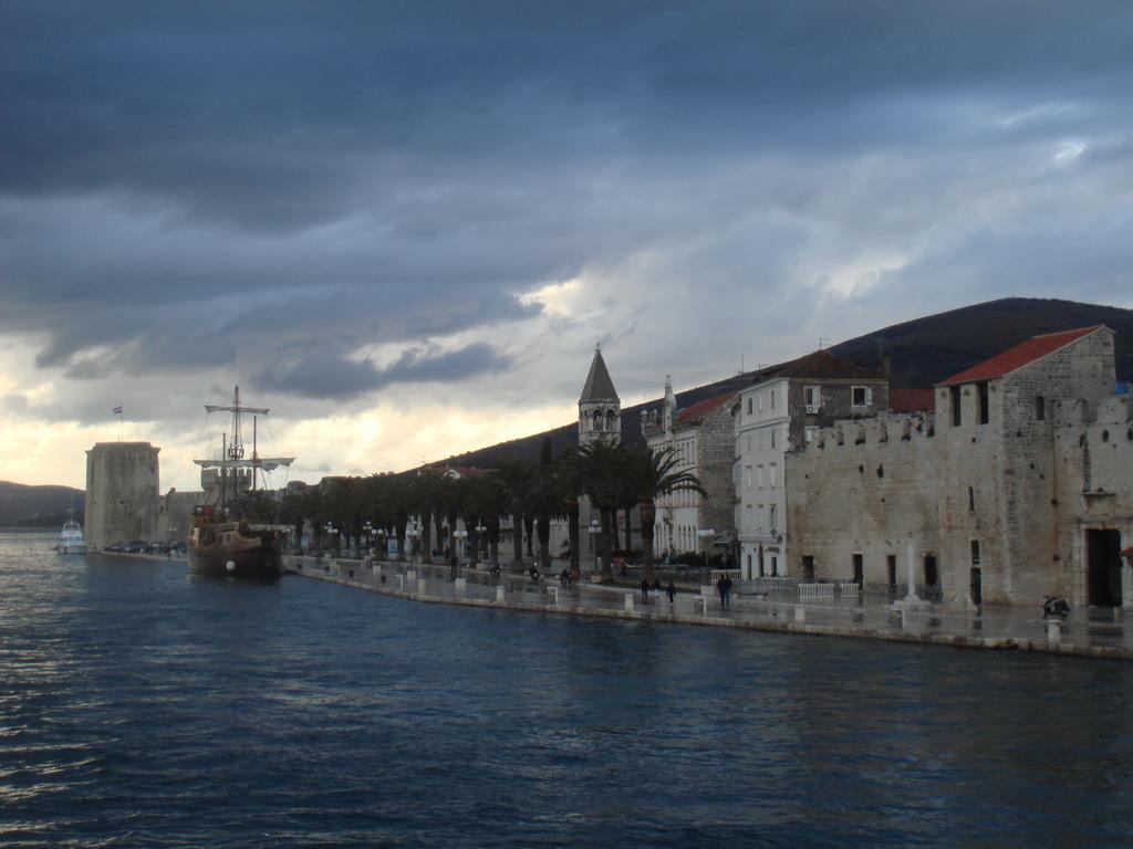 Apartment Z&E Trogir Eksteriør bilde